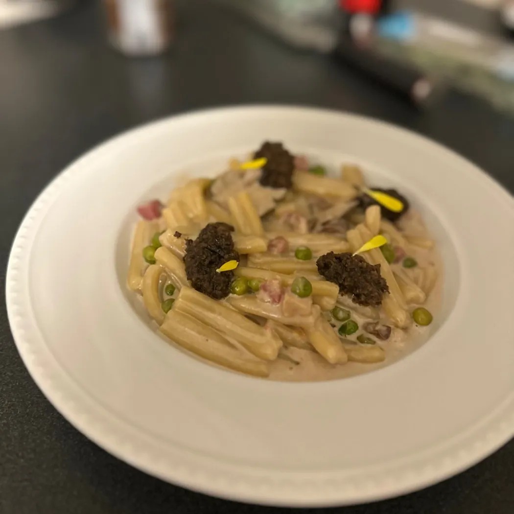 Image alt description