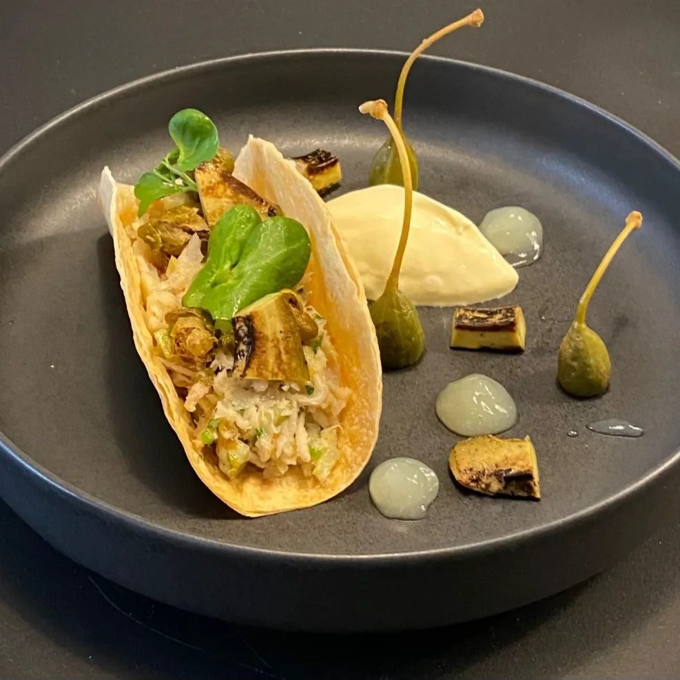 Image alt description