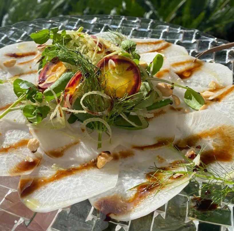 Image alt description