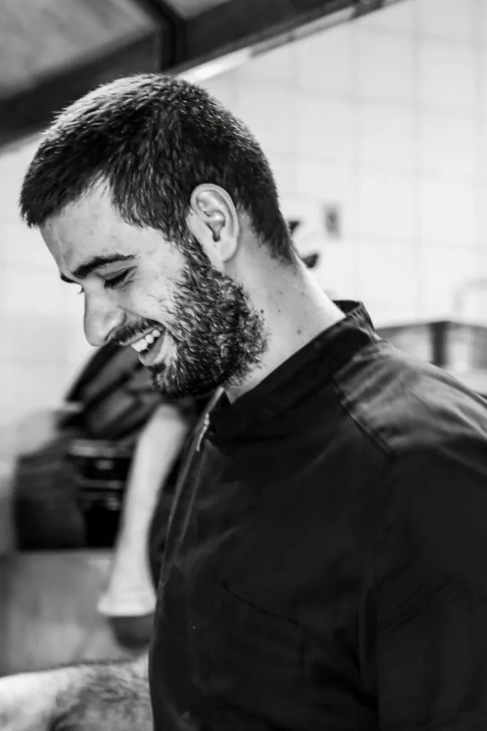 Image alt description