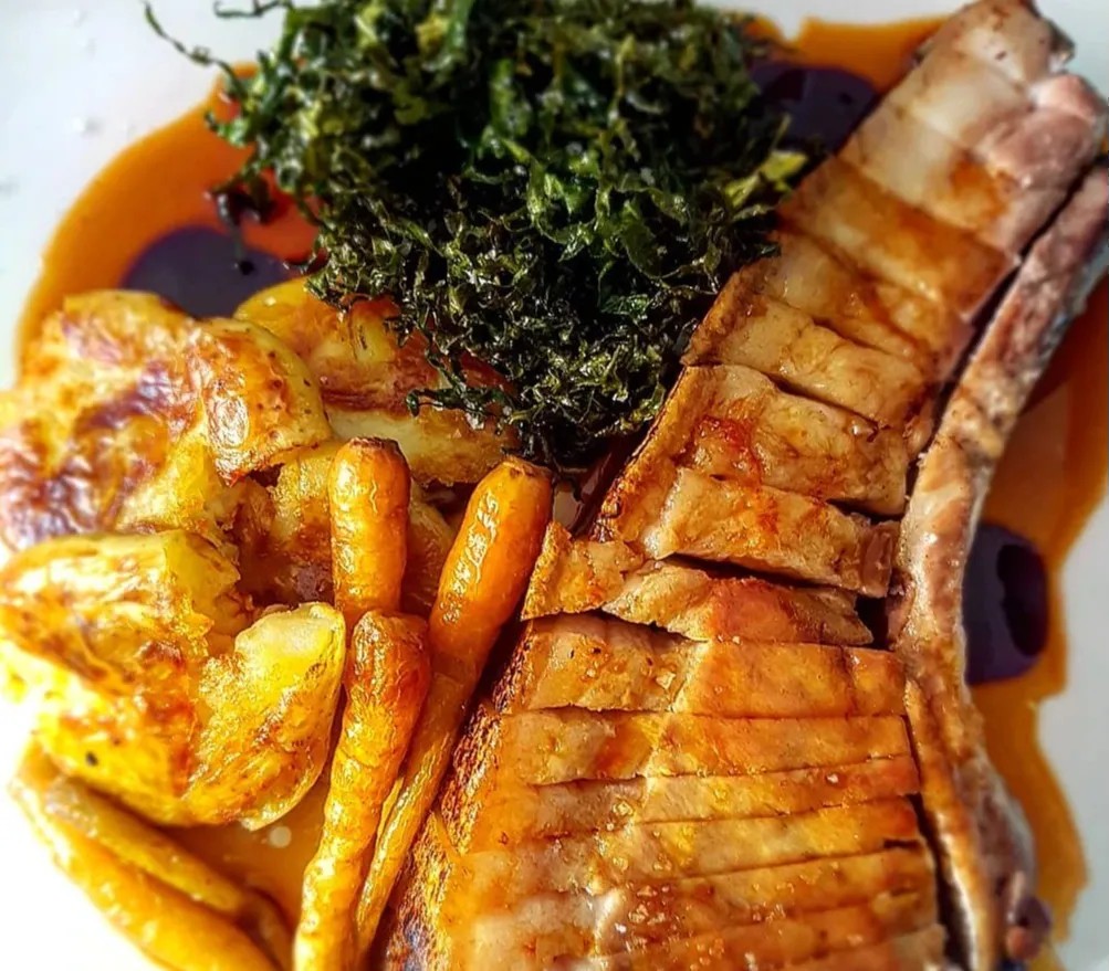 Image alt description