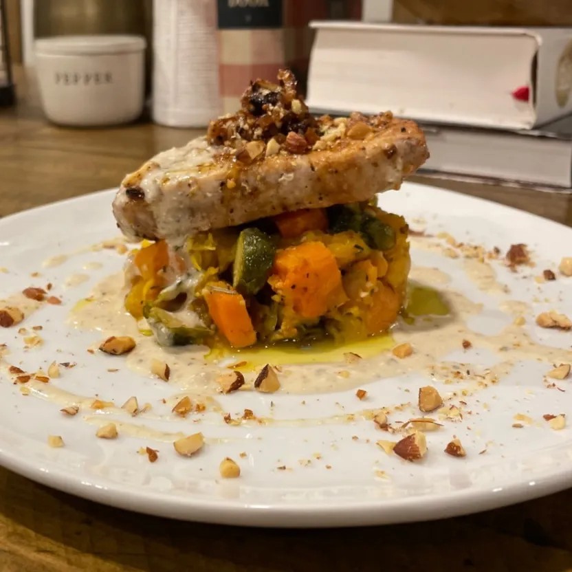 Image alt description