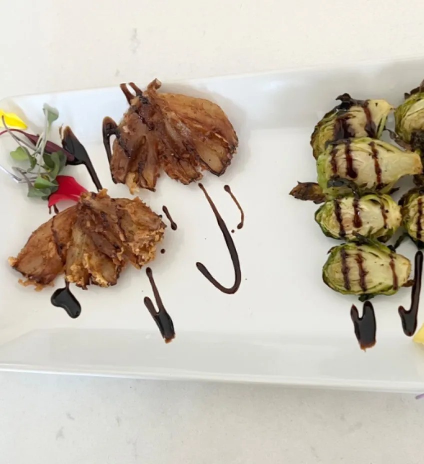 Image alt description