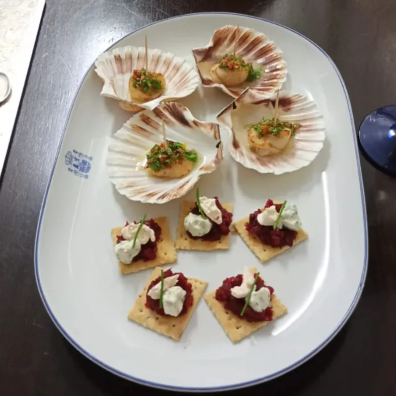 Image alt description