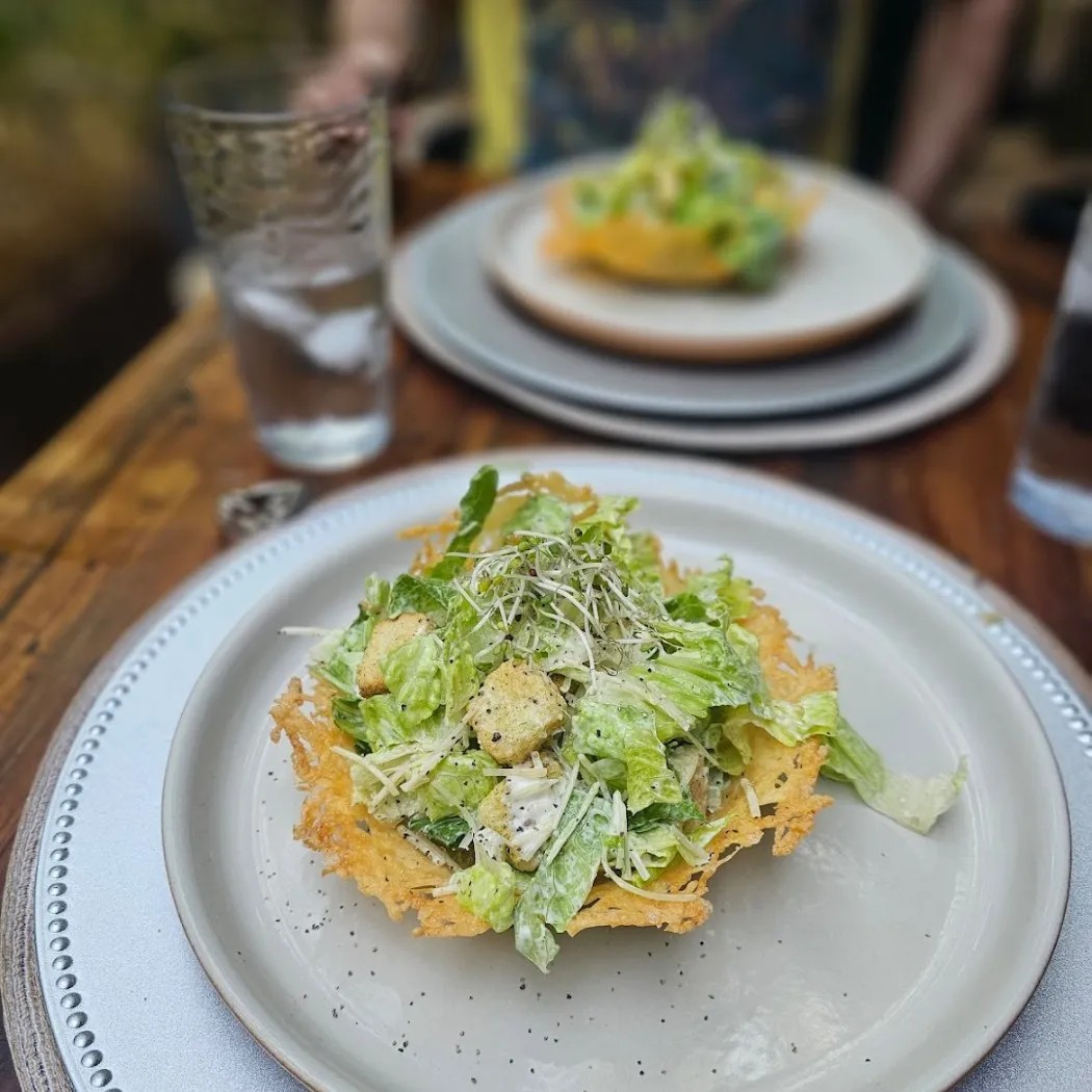 Image alt description