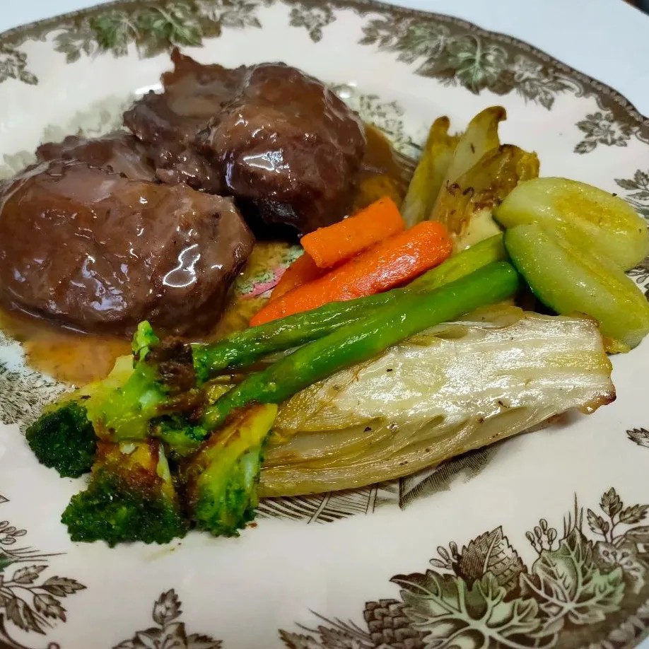 Image alt description