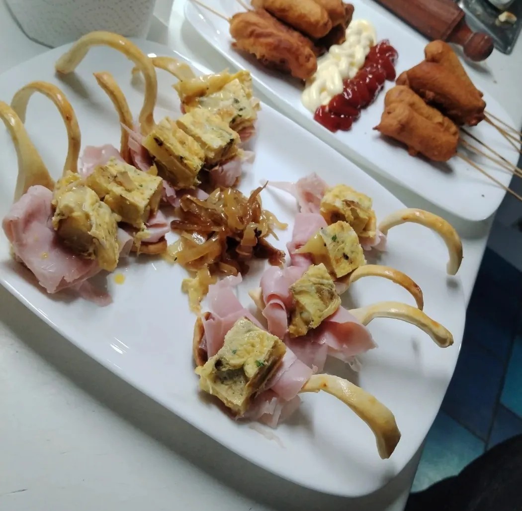 Image alt description