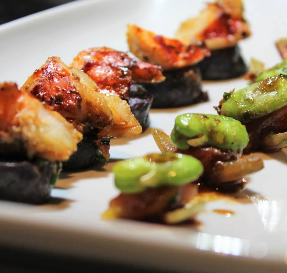 Image alt description