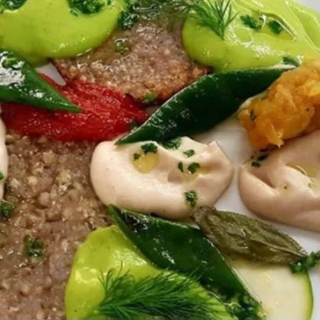 Image alt description