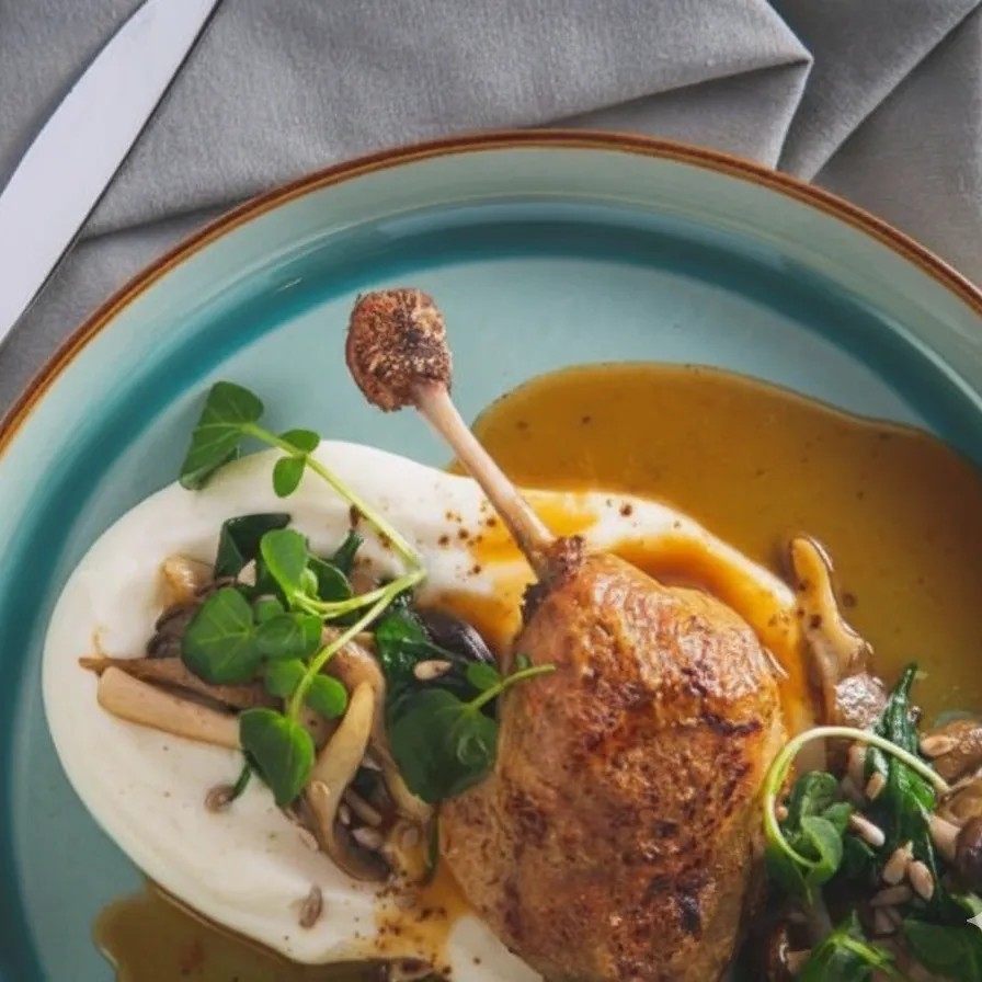 Image alt description