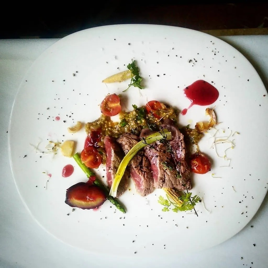 Image alt description