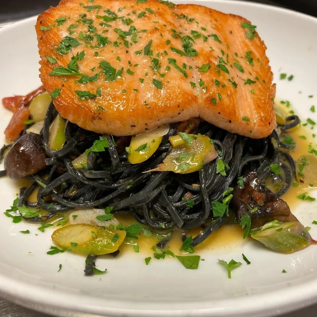 Image alt description