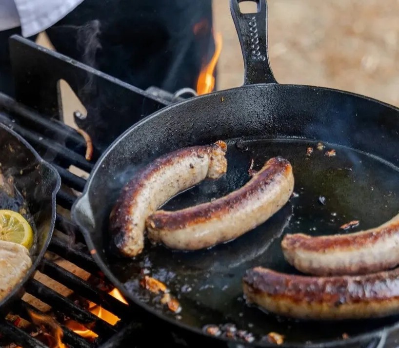 Image alt description