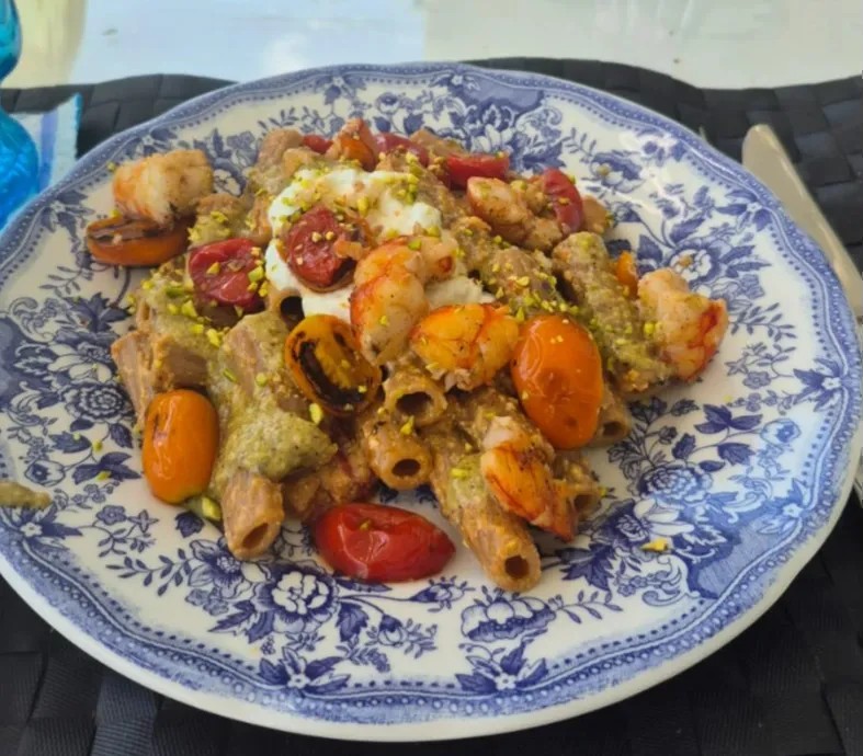 Image alt description