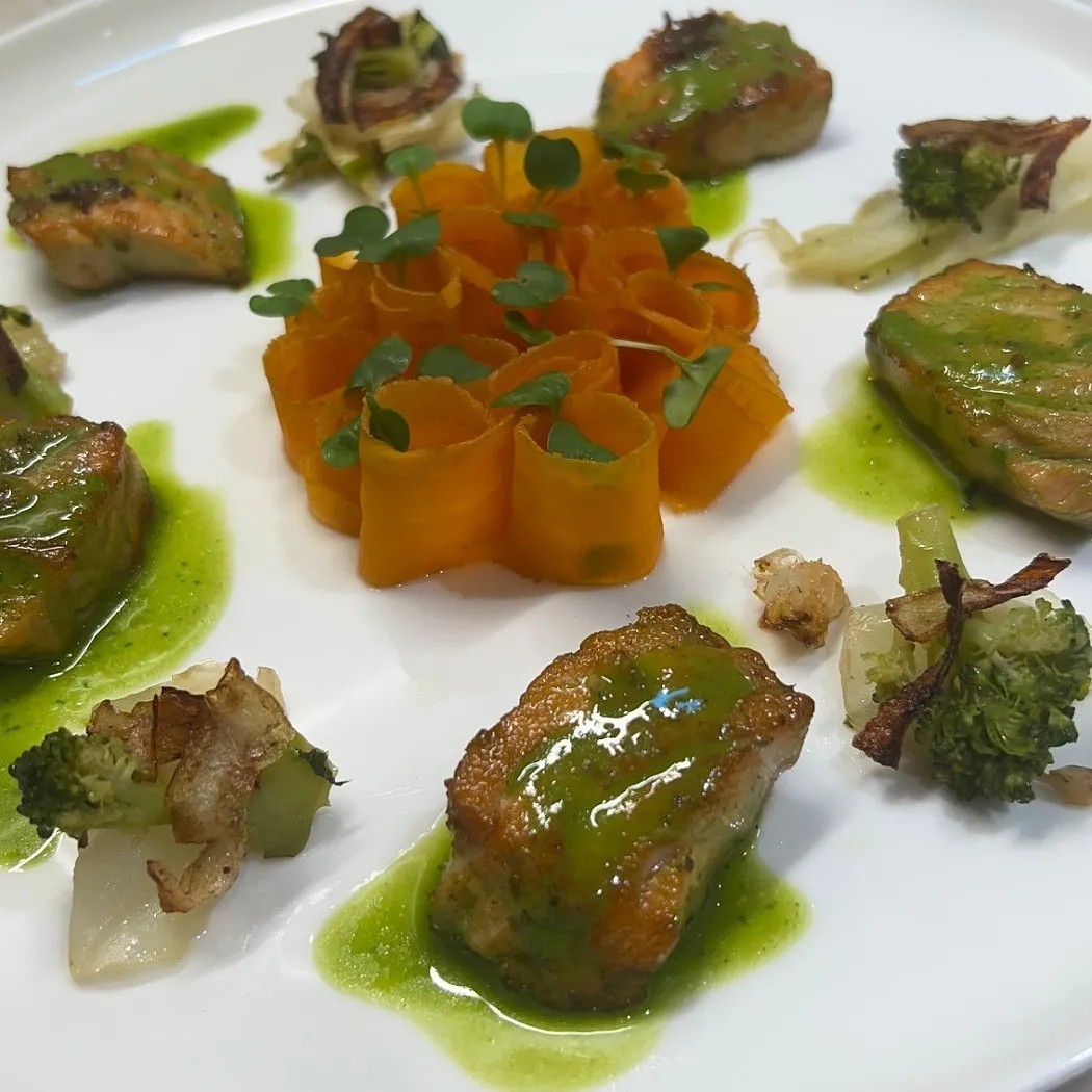 Image alt description