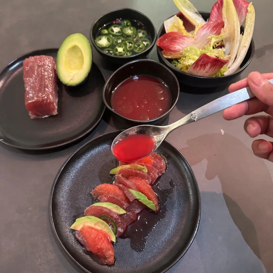 Image alt description