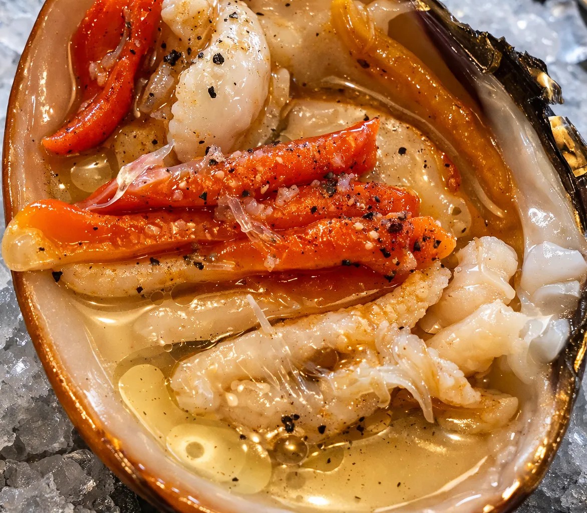 Image alt description