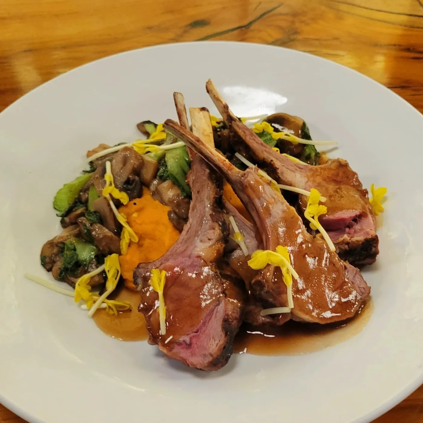 Image alt description