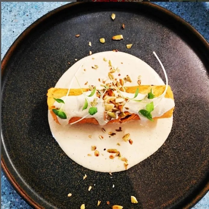 Image alt description