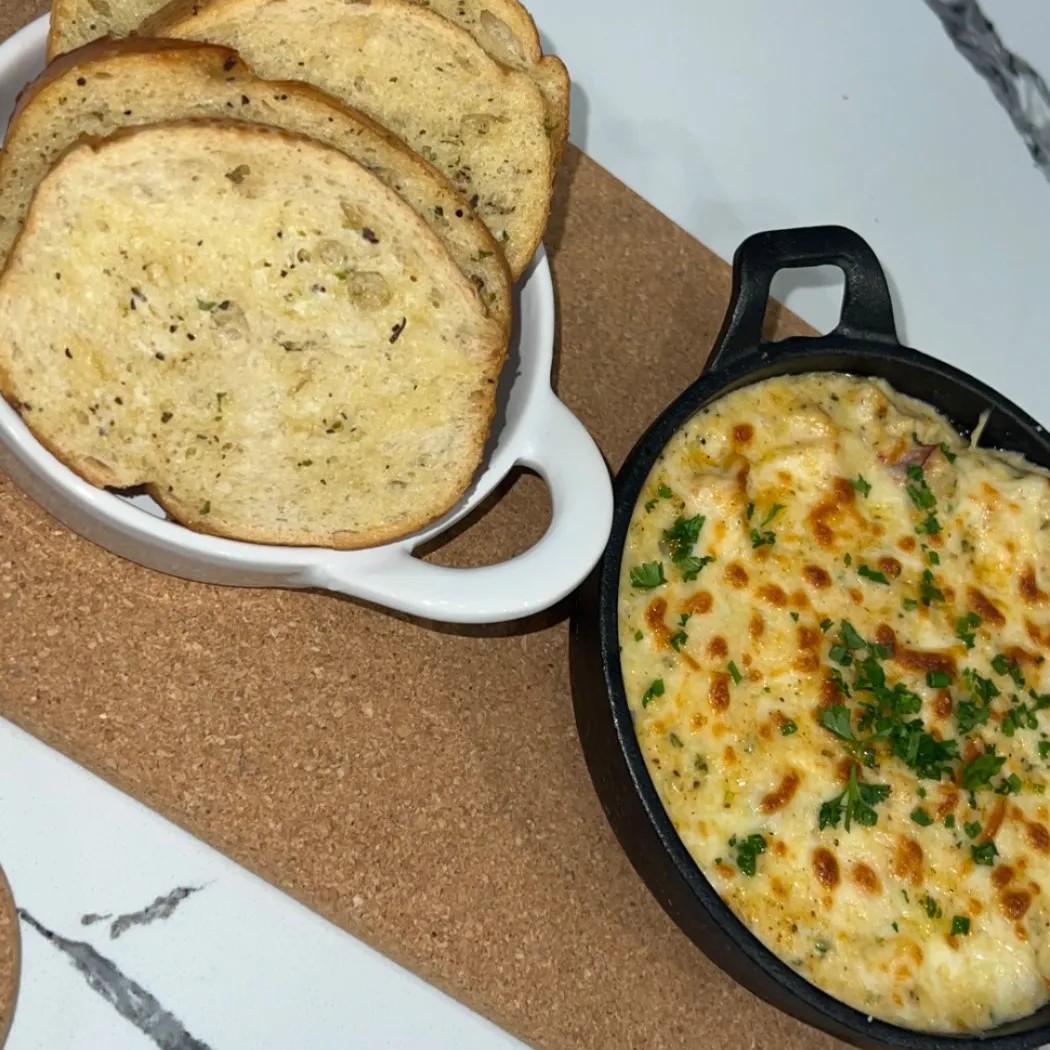 Image alt description