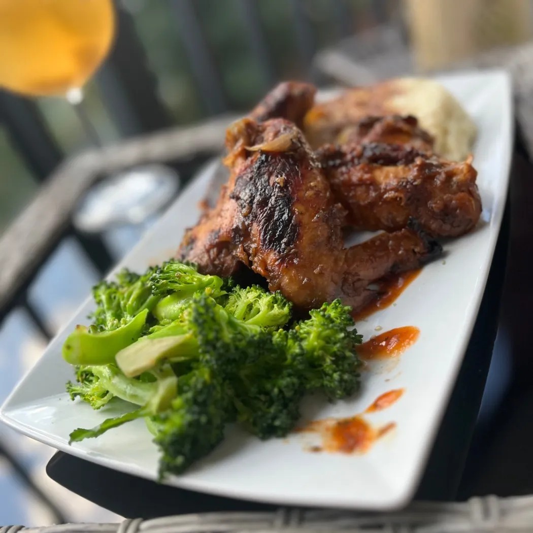 Image alt description