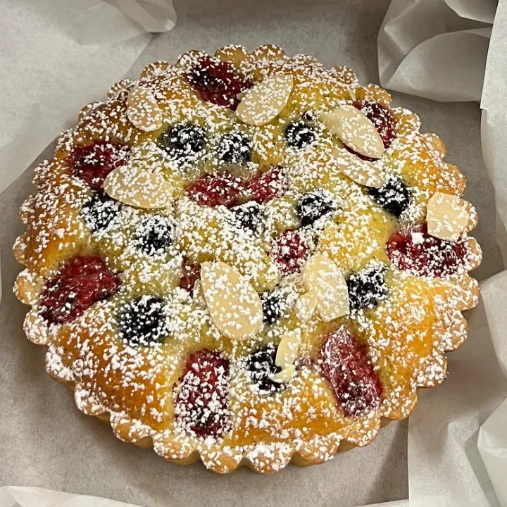 Image alt description