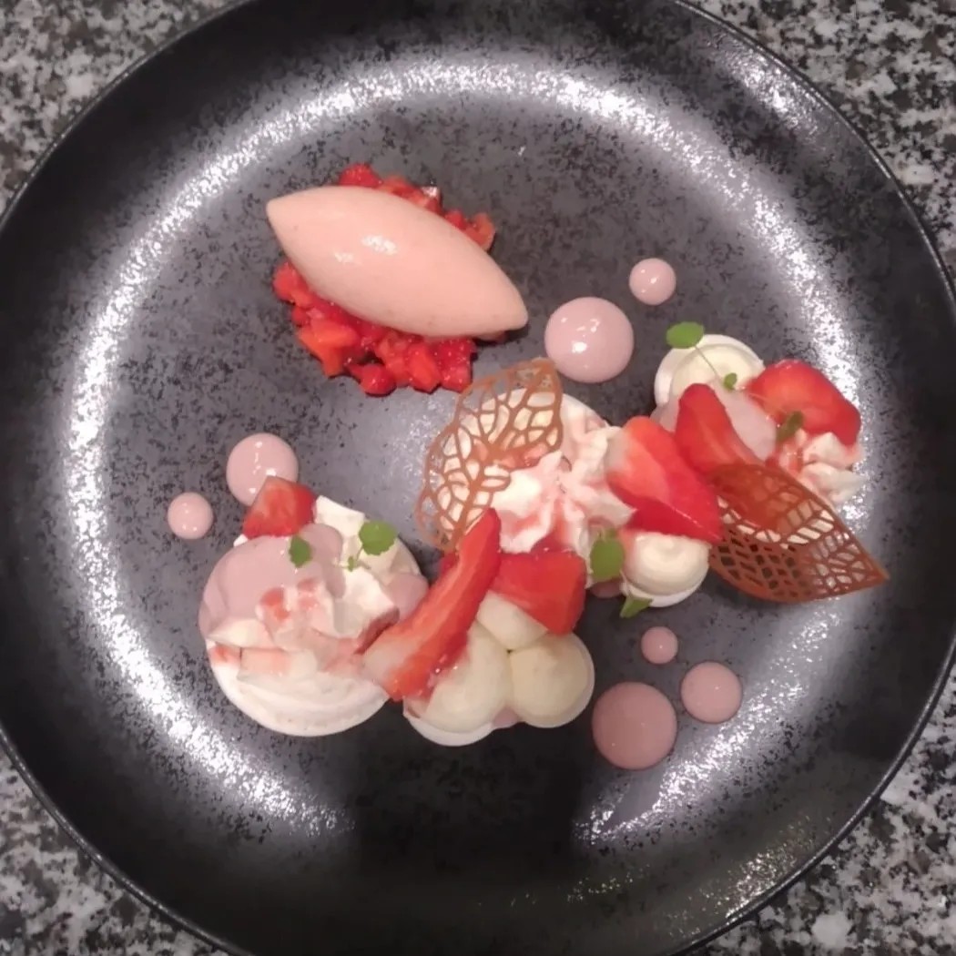 Image alt description