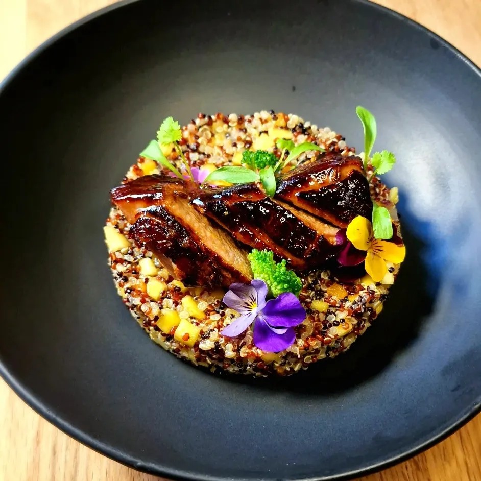 Image alt description