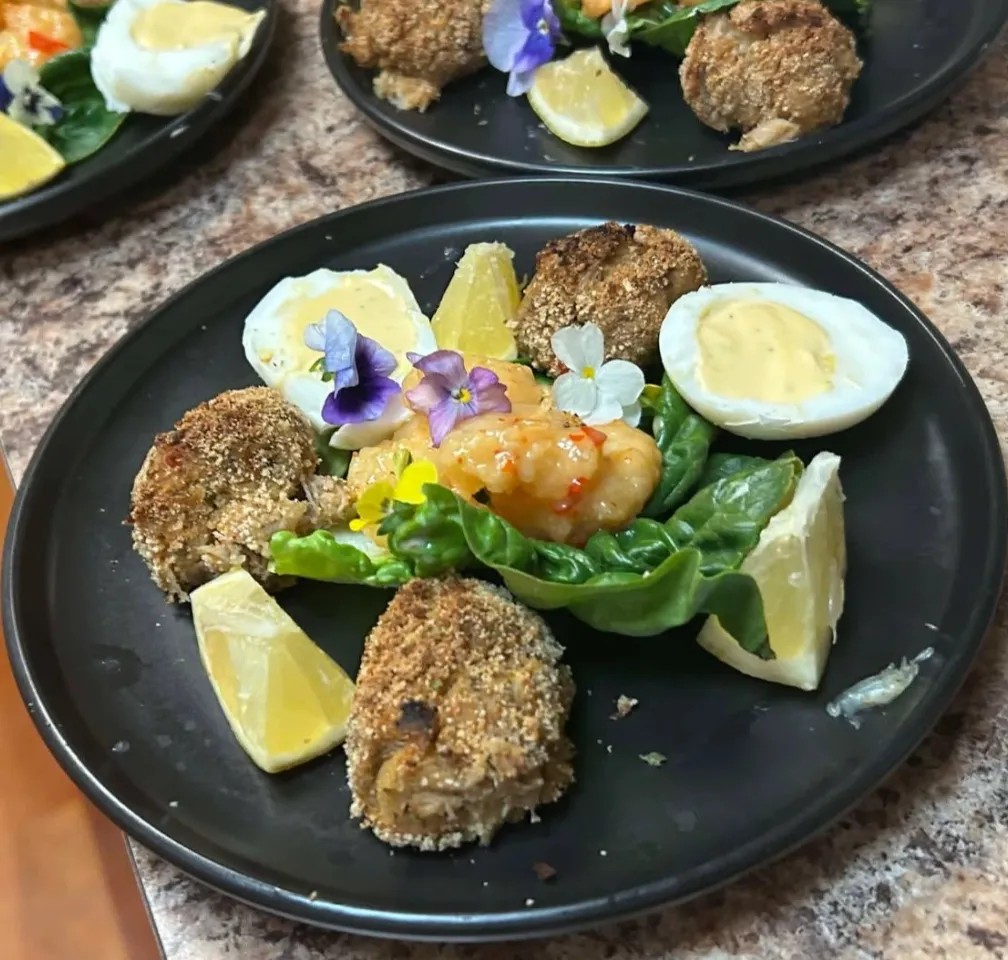 Image alt description