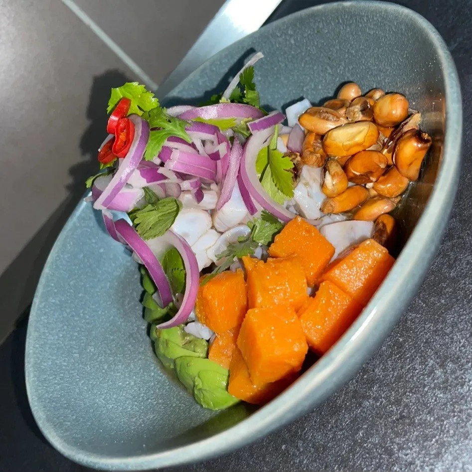 Image alt description