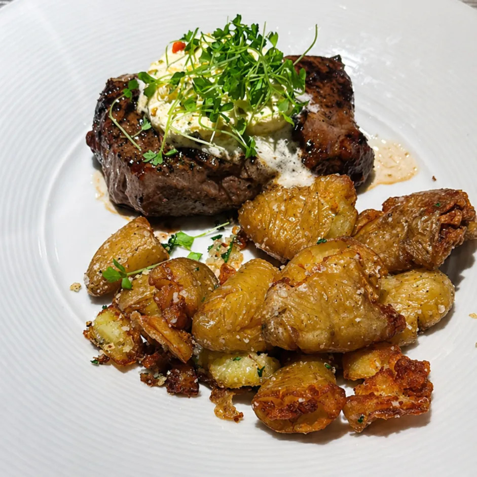 Image alt description