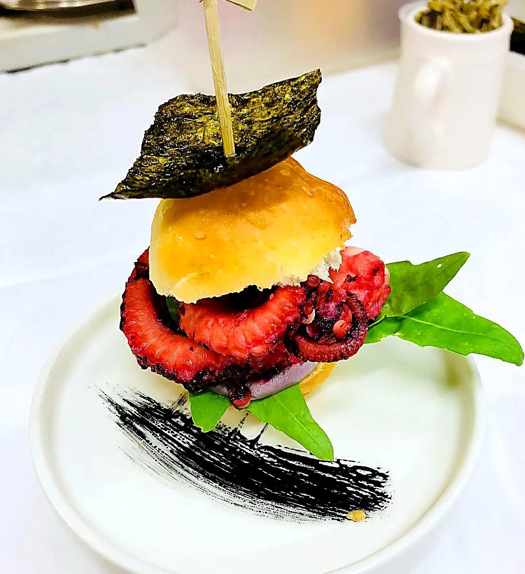 Image alt description