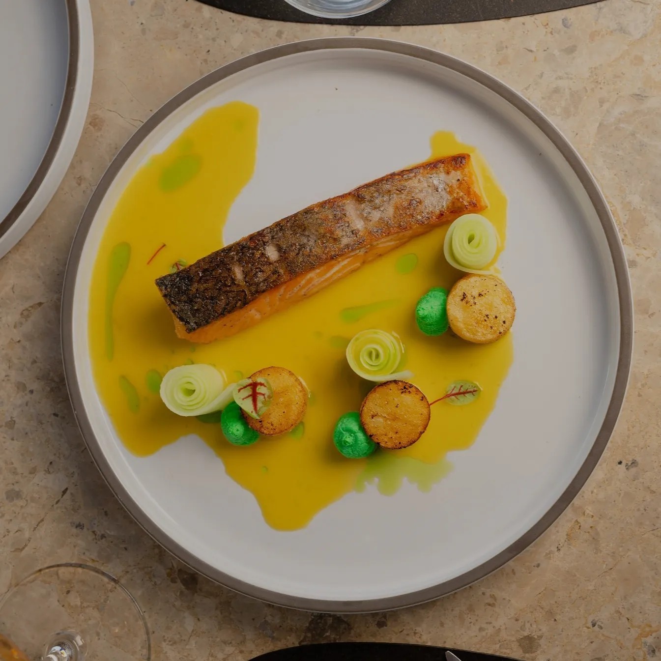 Image alt description