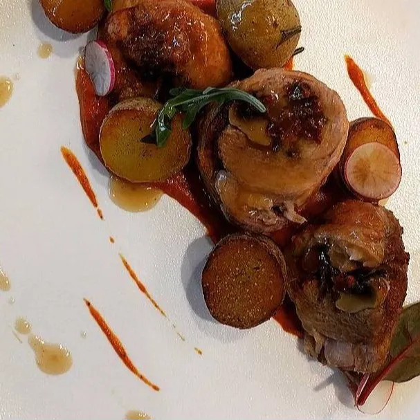 Image alt description