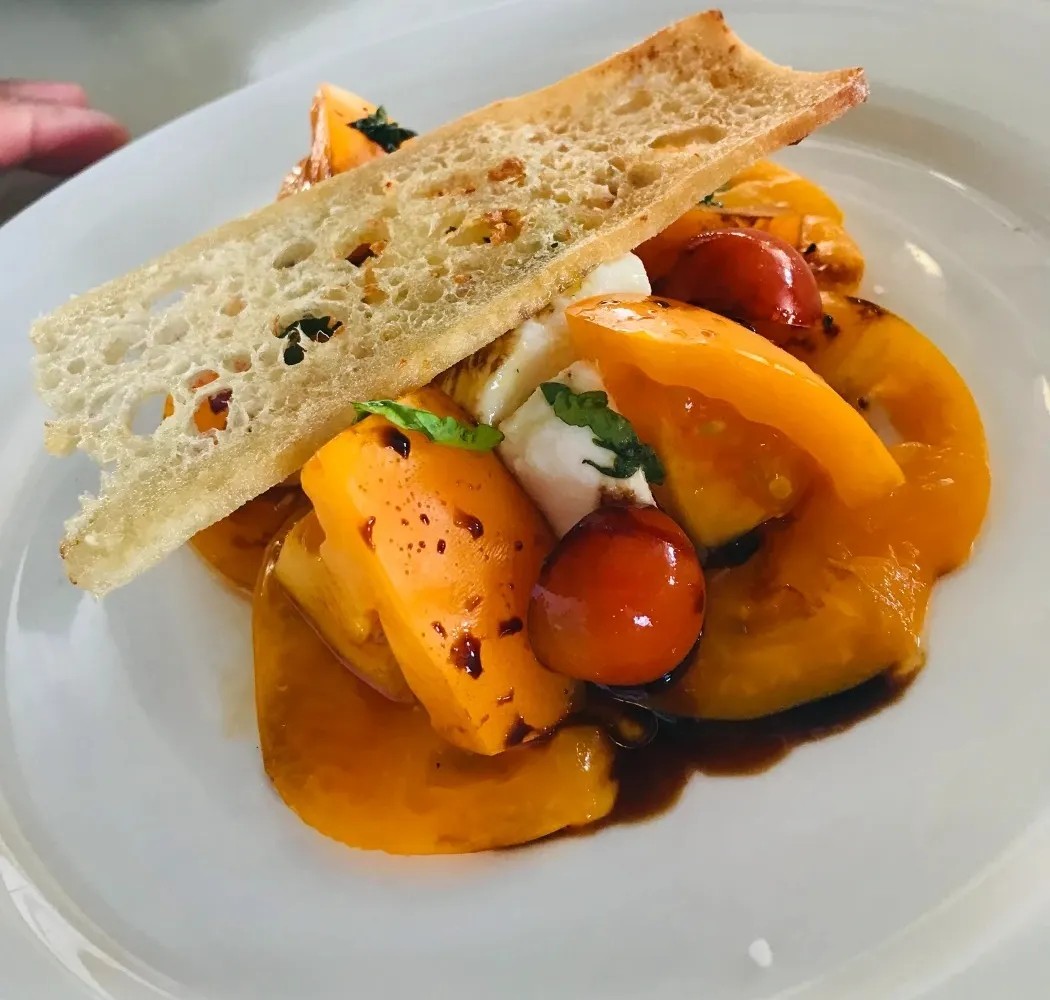 Image alt description