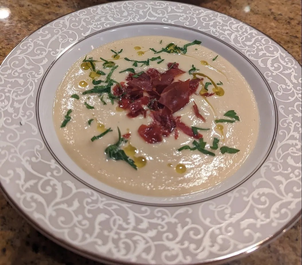 Image alt description