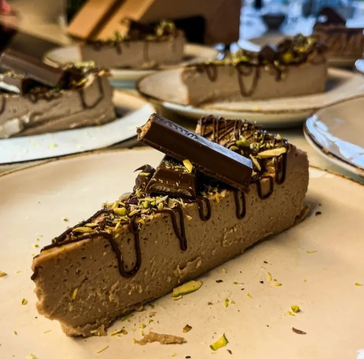 Image alt description