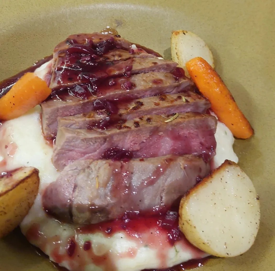 Image alt description