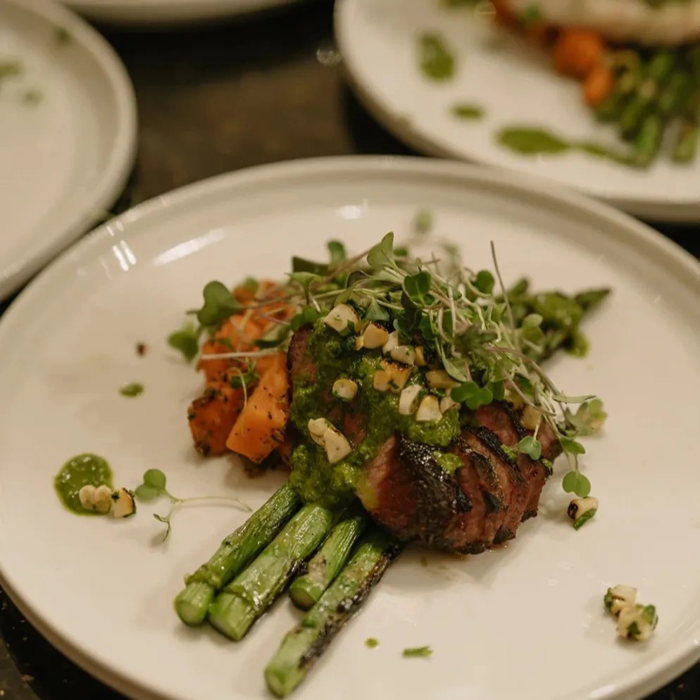 Image alt description