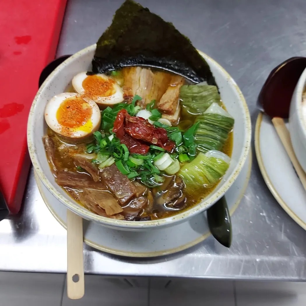 Image alt description