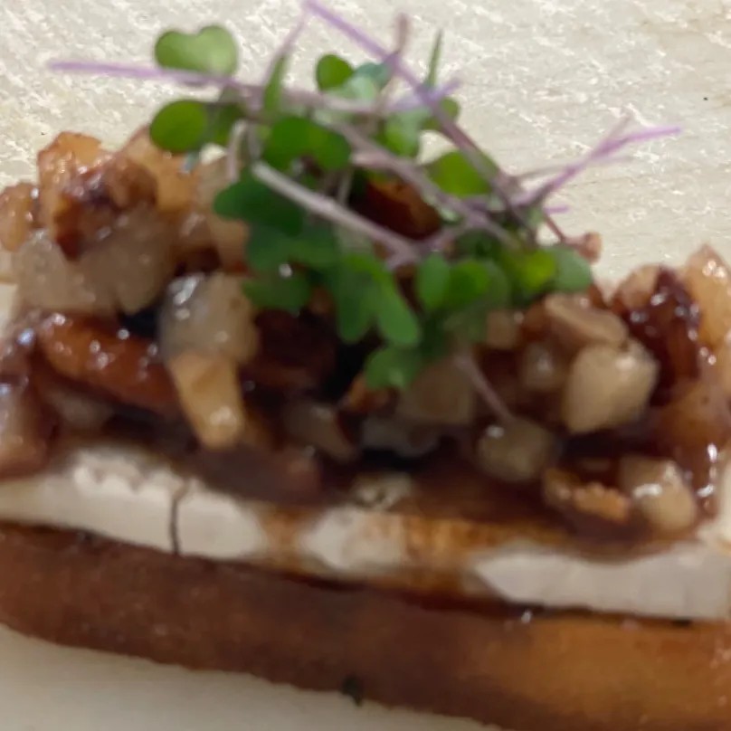 Image alt description