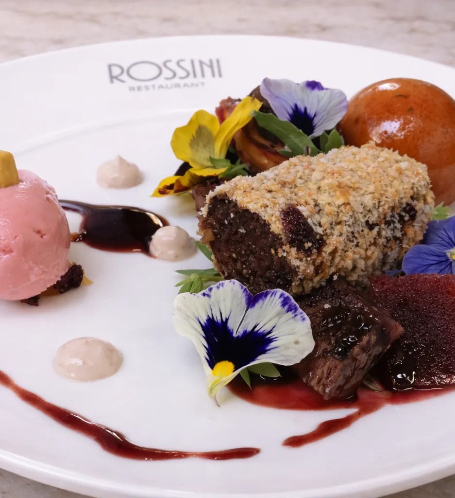 Image alt description