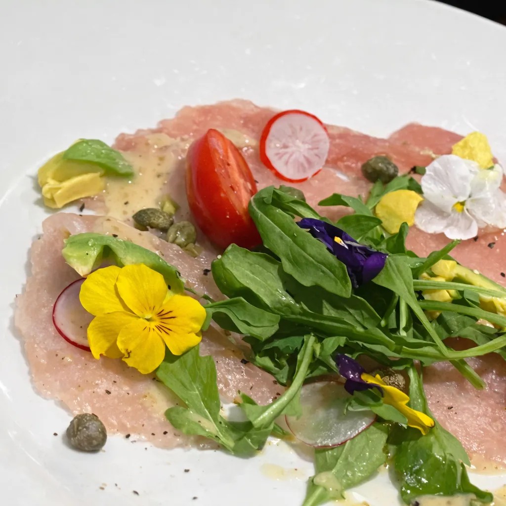 Image alt description