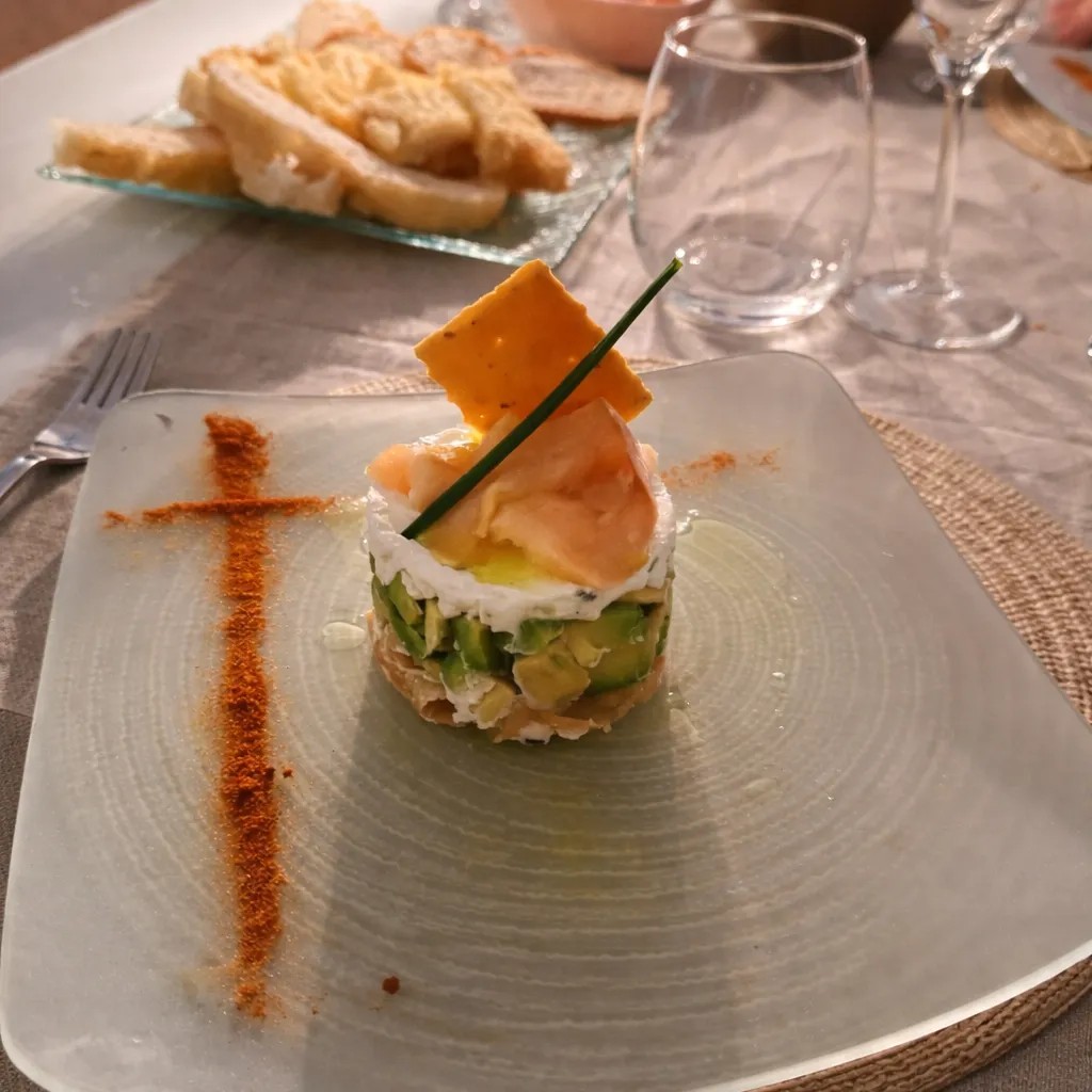 Image alt description