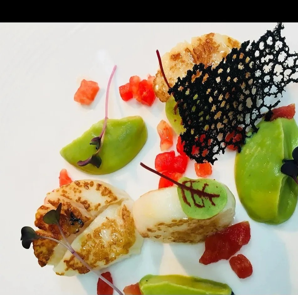 Image alt description