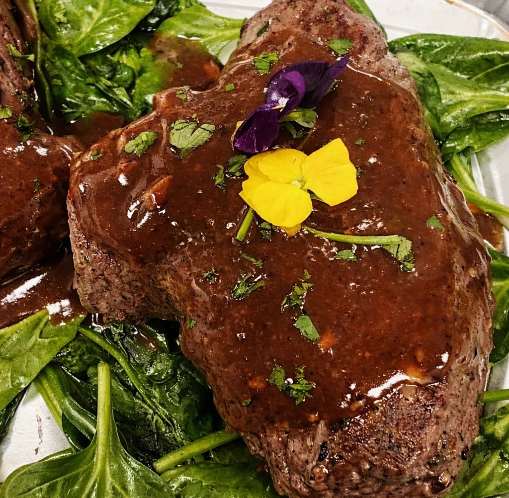 Image alt description