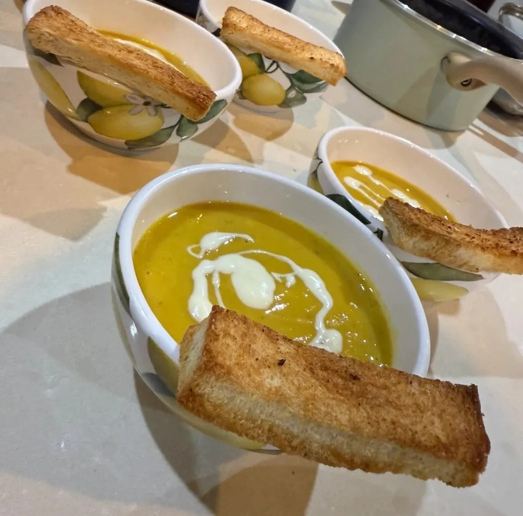 Image alt description