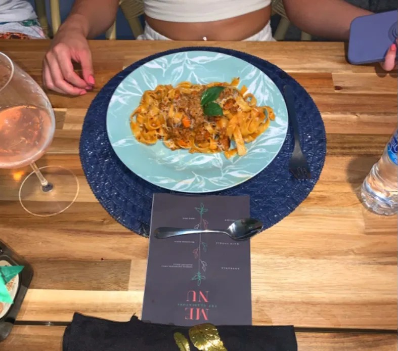 Image alt description