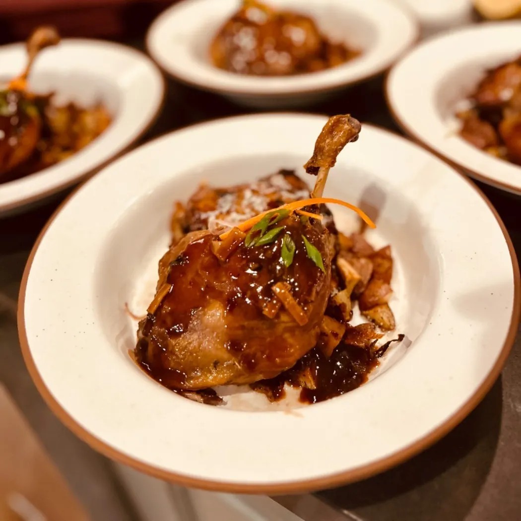 Image alt description