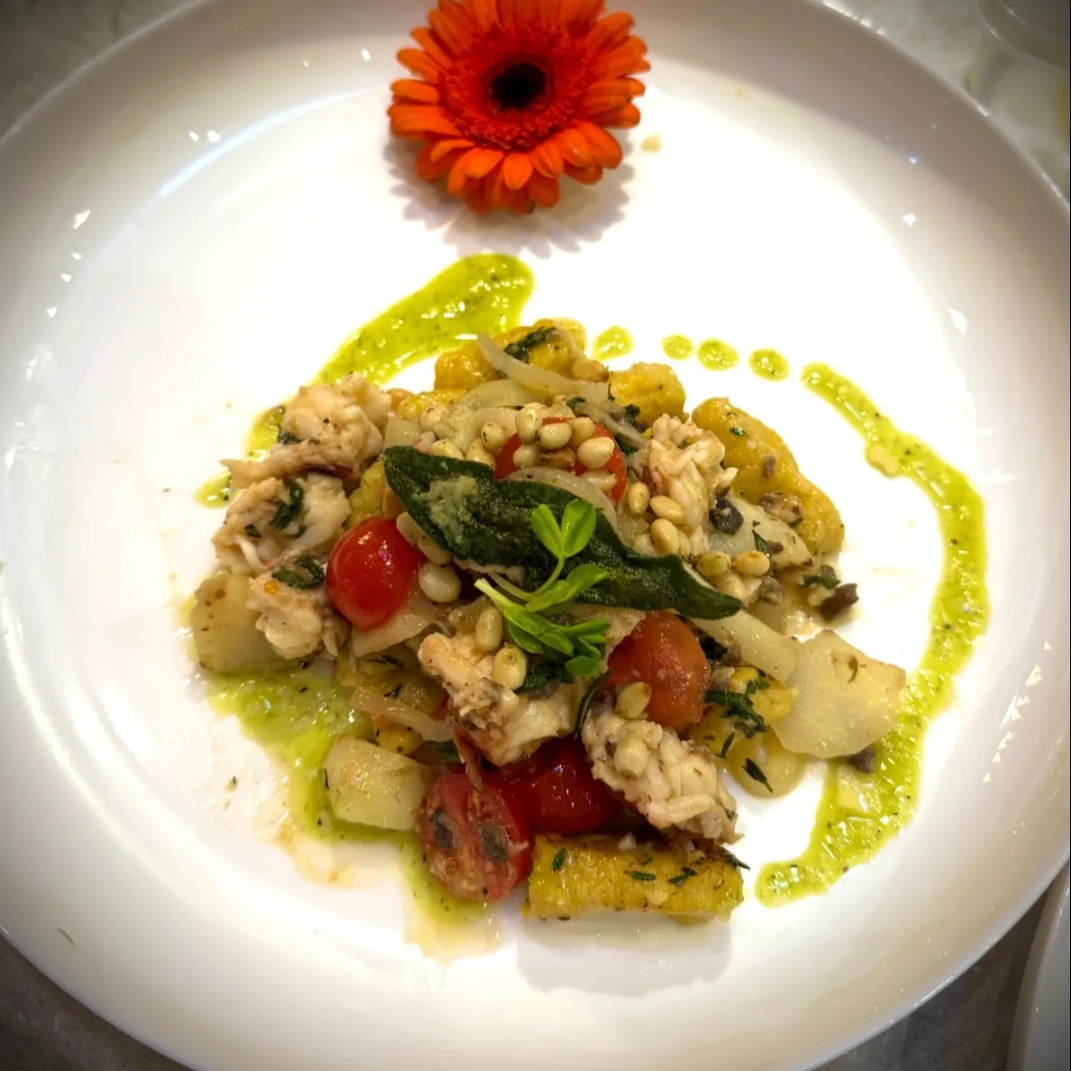 Image alt description